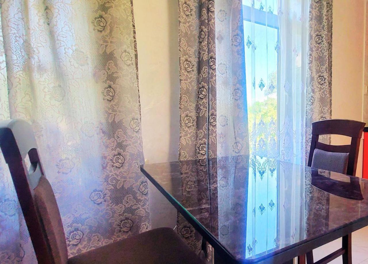 Апартаменти В Будиночку Біля Софіївського Парка Uman Ngoại thất bức ảnh